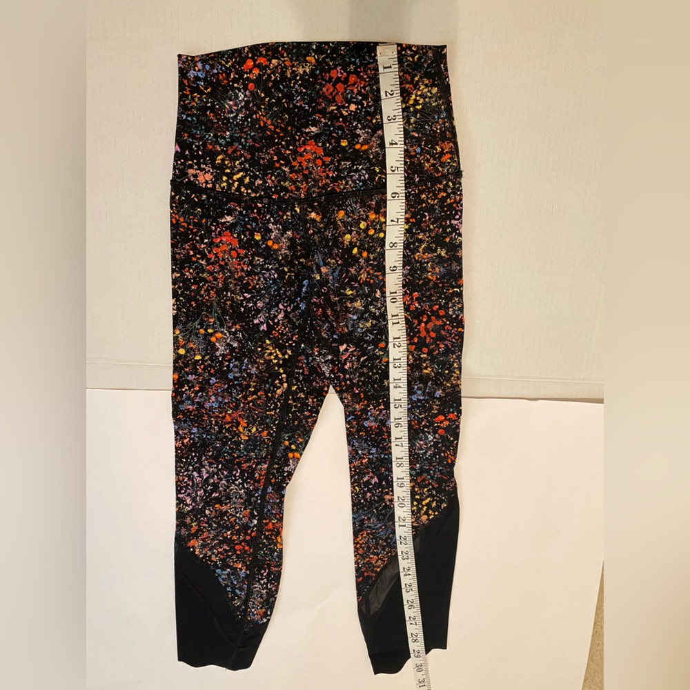 Lululemon Wunder Under Crop Scallop Legging In A  size 4 Special Edition Floral